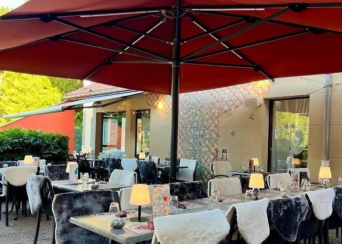 Logis Hotel, Chalets Et Restaurant Les Chatelmines