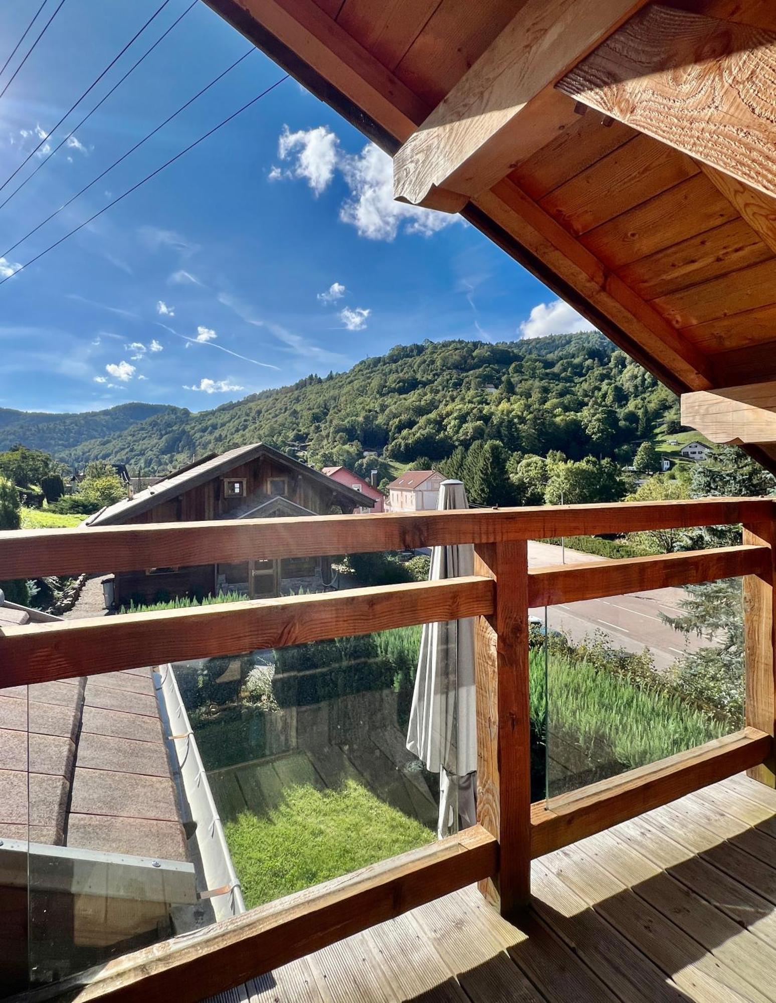 Logis Hotel, Chalets Et Restaurant Les Chatelmines 3*