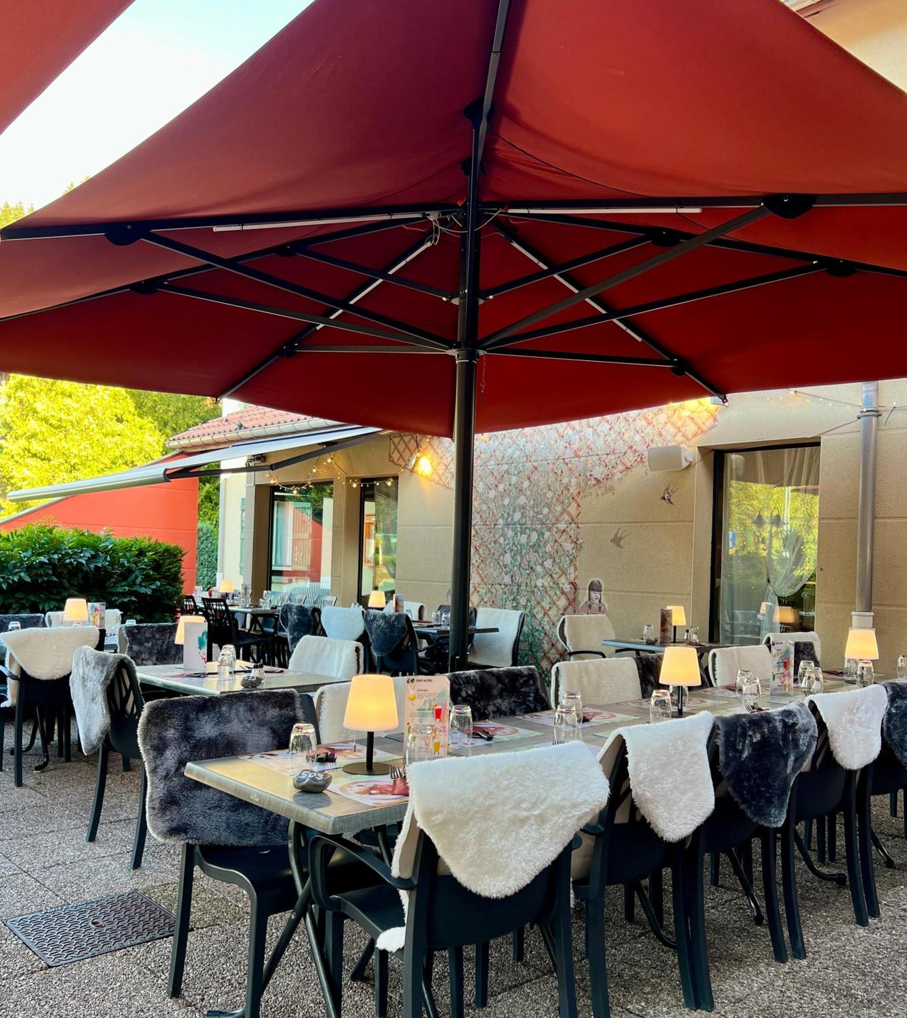 Hotel Logis Hotel, Chalets Et Restaurant Les Chatelmines La Bresse