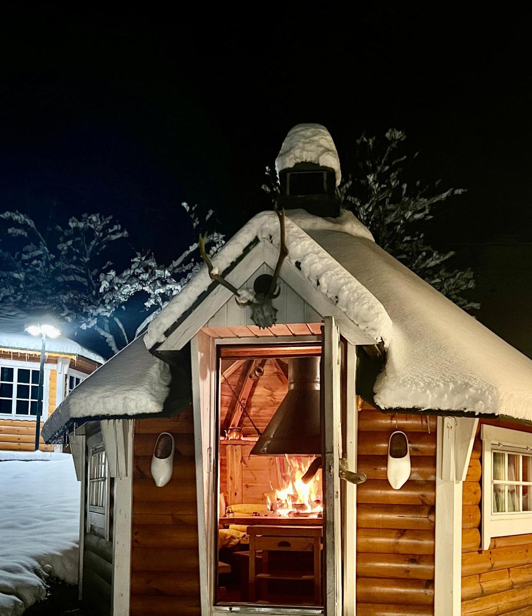 Logis Hotel, Chalets Et Restaurant Les Chatelmines 3*