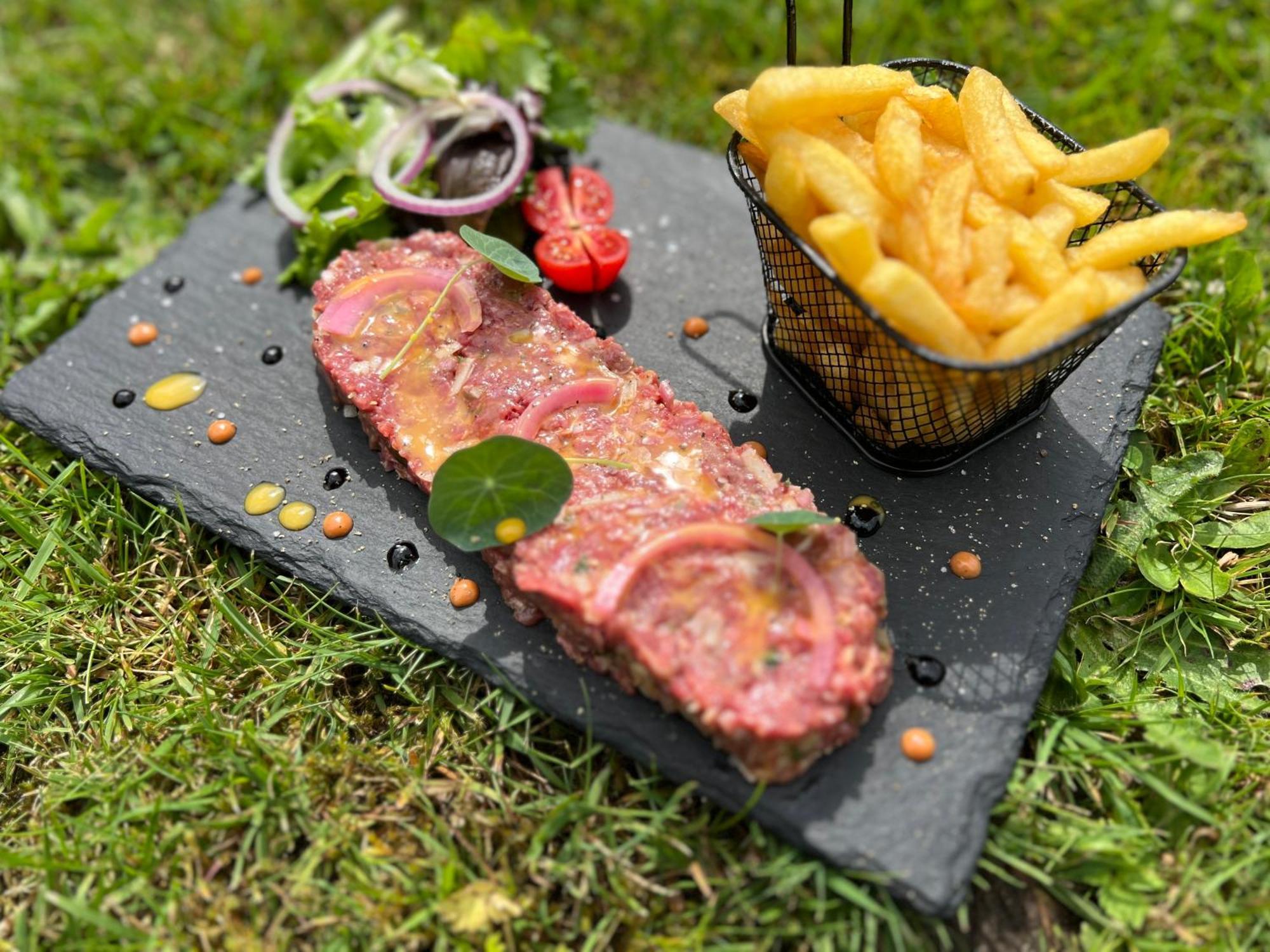 Logis Hotel, Chalets Et Restaurant Les Chatelmines 3*
