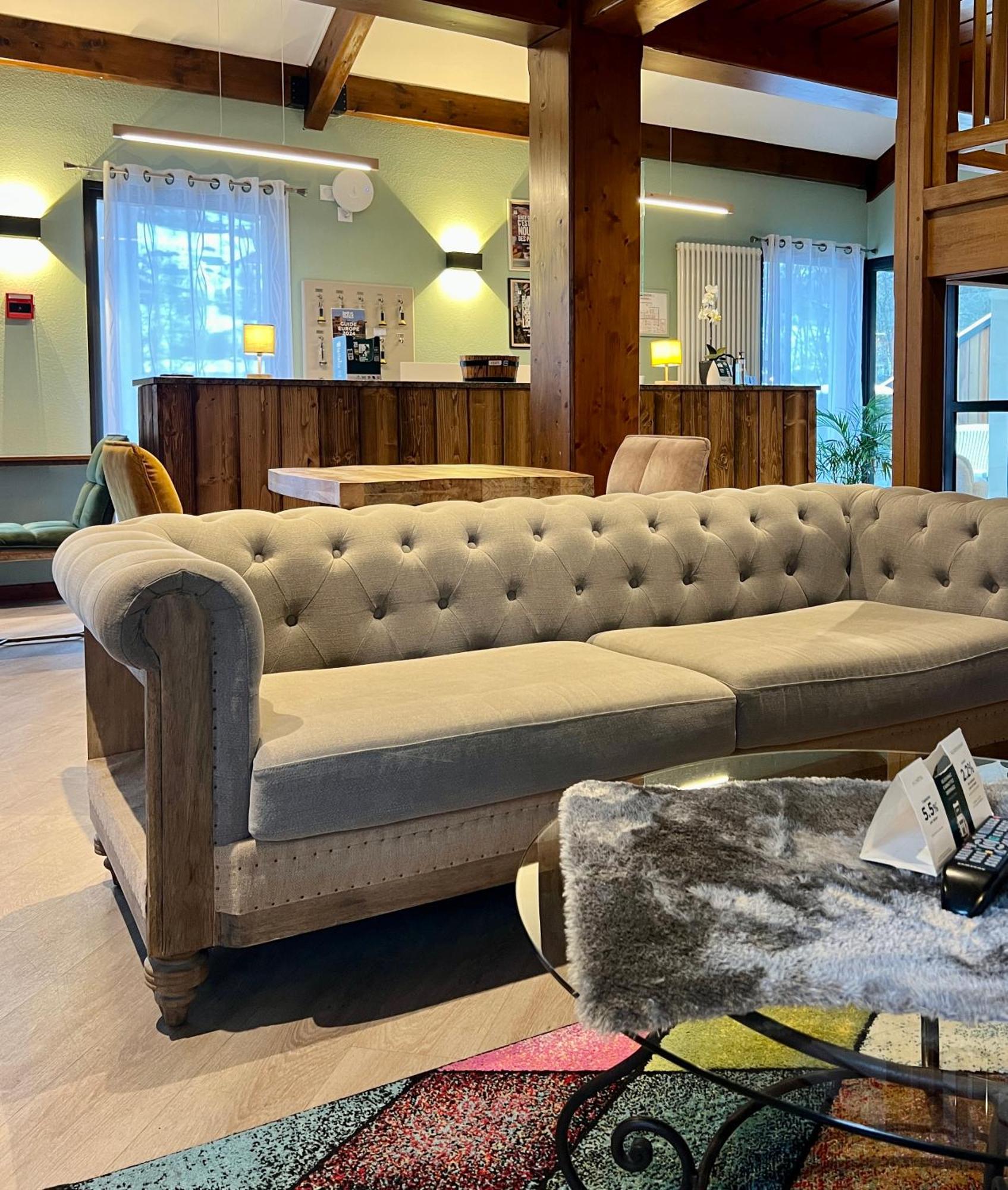 Logis Hotel, Chalets Et Restaurant Les Chatelmines Hotel